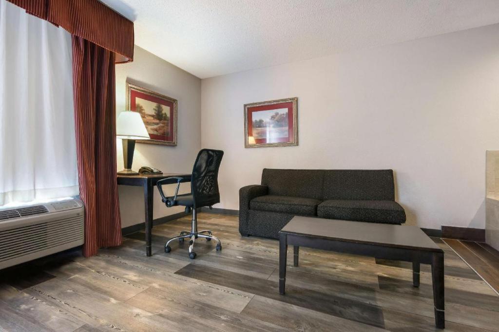 Surestay Plus Hotel Tarboro Ngoại thất bức ảnh