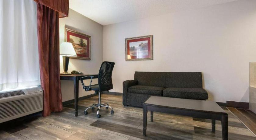 Surestay Plus Hotel Tarboro Ngoại thất bức ảnh